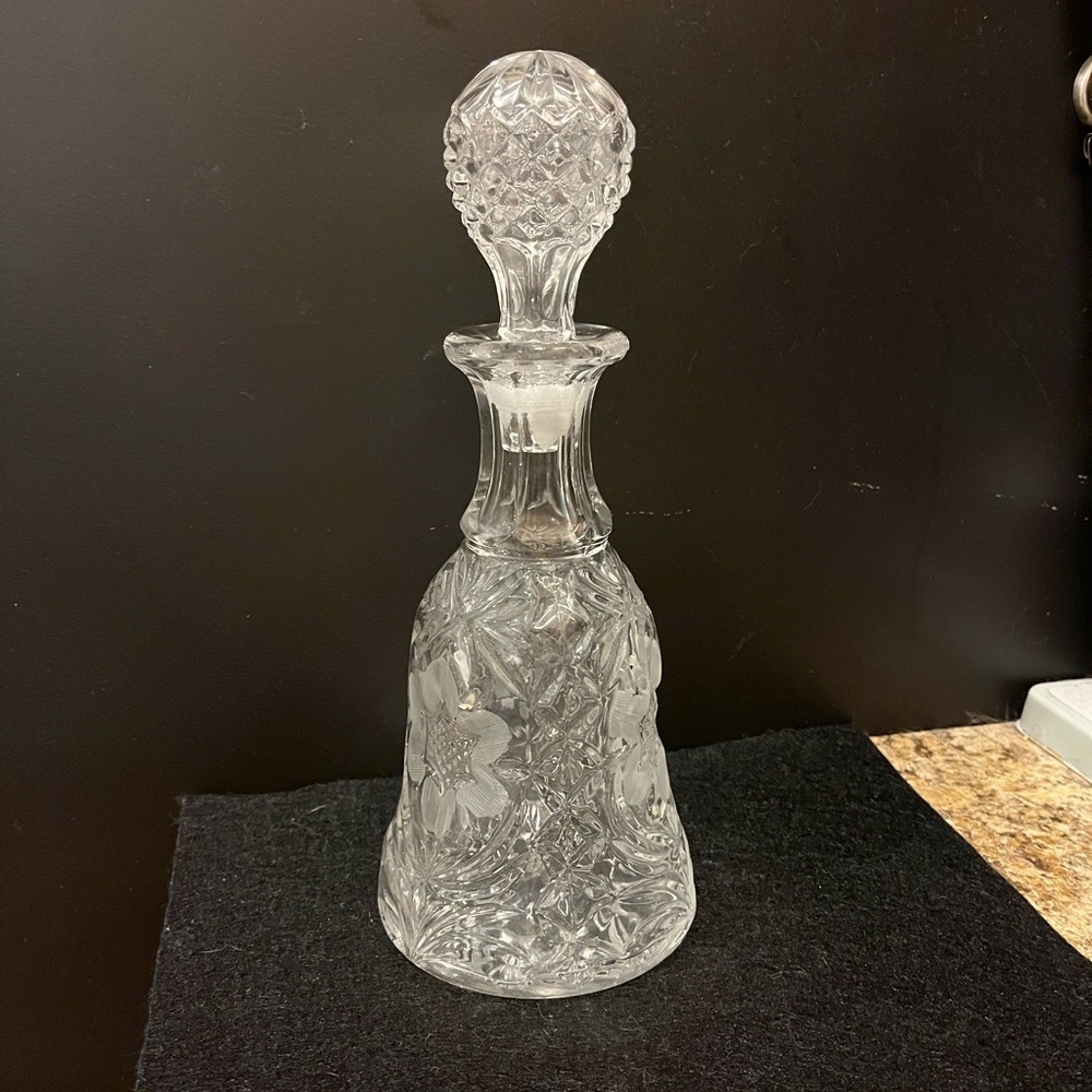 Vintage Pressed Glass Decanter with Floral Star Motif - Picture 16 of 16